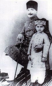 220px-Iqbal_and_son_Javid_in_1930