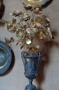 800px-Golden_rose_Biblioteca_apostolica